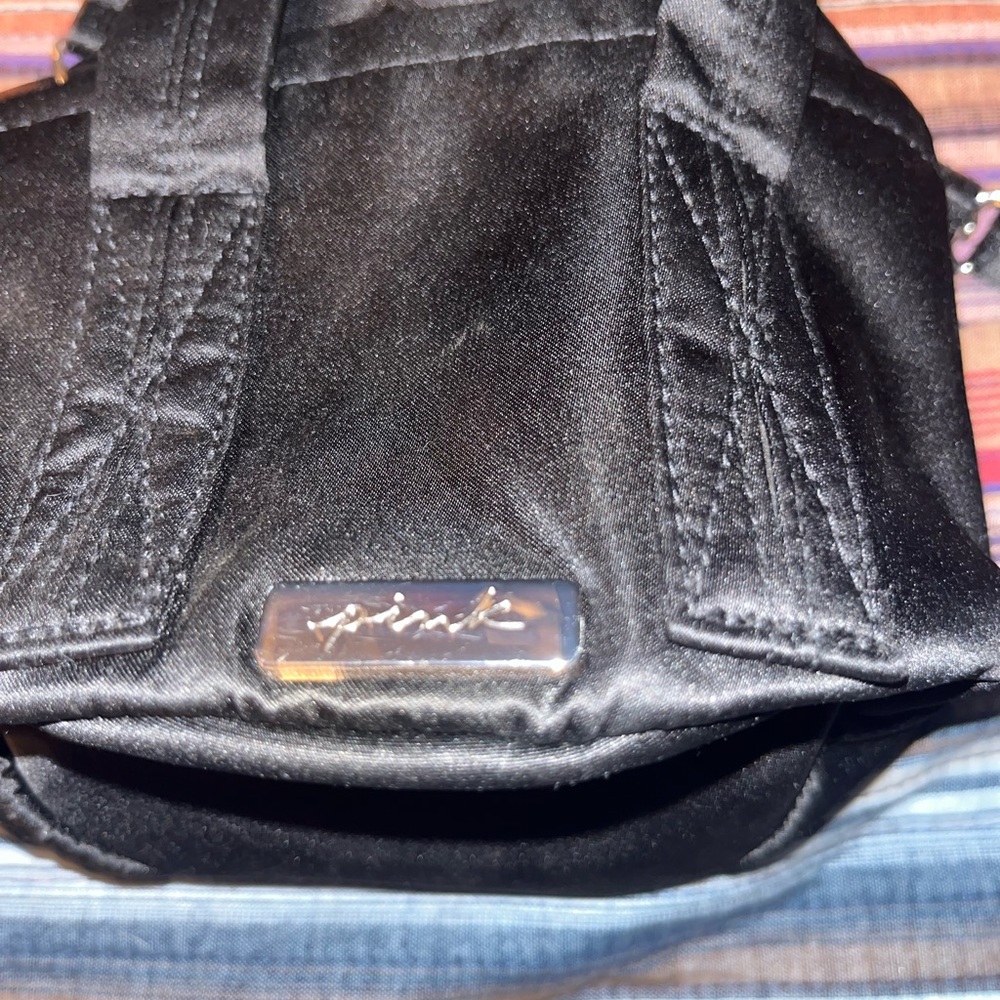 Cute shoulder bag, hardly used: Message me if need more pics :)